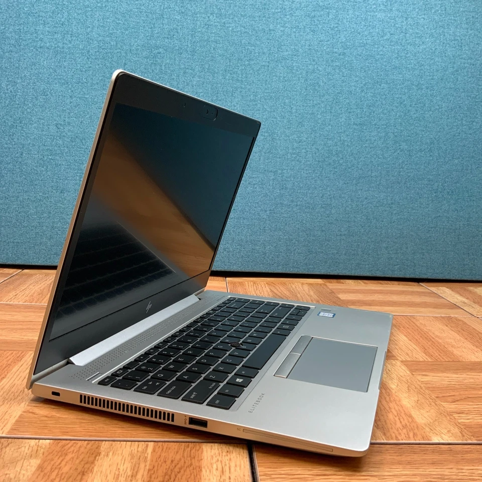 HP EliteBook 840 G5 Intel i5-8250U 8GB RAM 256GB SSD Win 10 Pro Foto 4 de 4