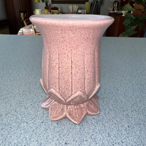 Red Wing Rumrill Pink Fleck Vase M-1439