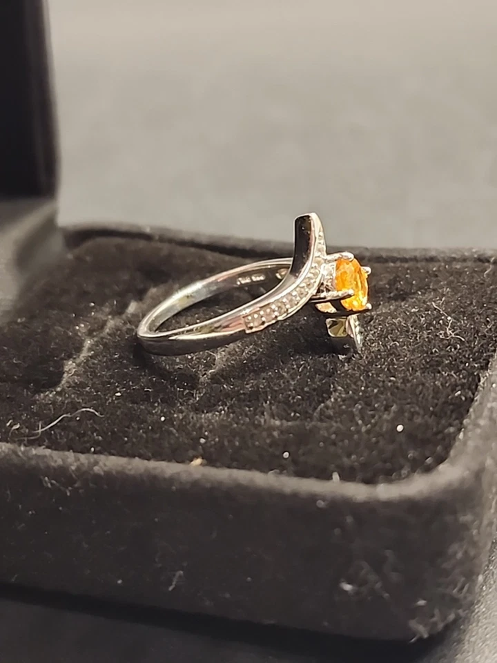 Anillo de derivación con detalles de espinela blanca y zafiro naranja creado en laboratorio talla 7 JTV JCH336 Foto 2 de 4