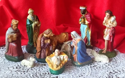 ANCIENNE CRECHE NATIVITE 12 SANTONS EN PLATRE VIERGE JOSEPH JESUS BERGER BOEUF - Photo 1/4