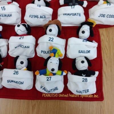 SNOOPY Collection tapestry 28 doll 2001 PEANUTS McDonald's