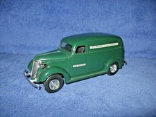 MADE IN USA 1938 CHEVROLET PANEL DELIVERY VAN GREEN ERTL JC PENNY 1:25 BANK/KEY