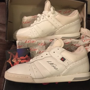la gear sneakers 90s