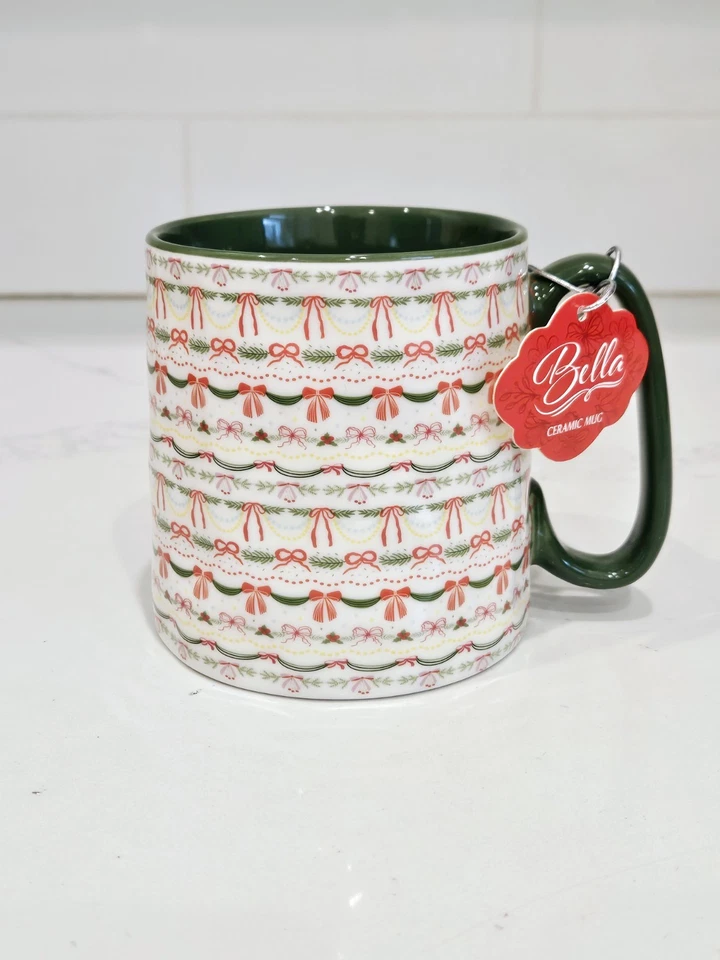 Taza de cerámica Strawberry Street Bella con arcos de Navidad mango verde taza de vacaciones Foto 2 de 4