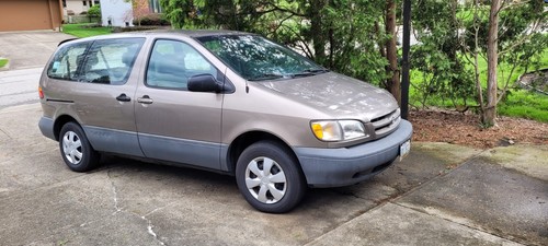 1998 Toyota Sienna CE