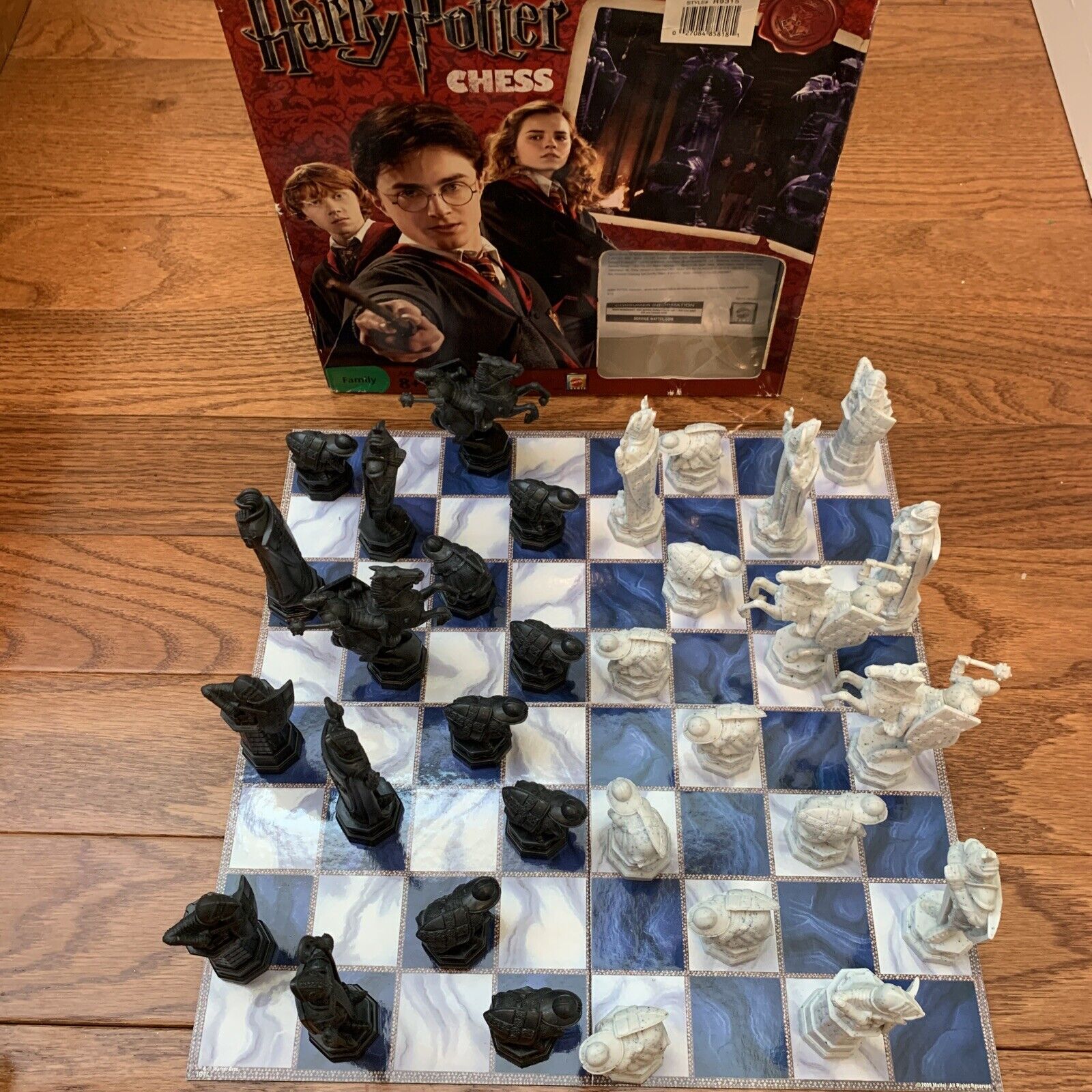 The Noble Collection Harry Potter Wizard Chess Set - 32 Detailed Playing  Pieces - Officially Licensed Harry Potter Film Set Movie Props Toys Gifts