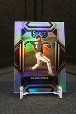 2022 Panini Select - Diamond Level Holo Silver Prizm #272 Blake Snell