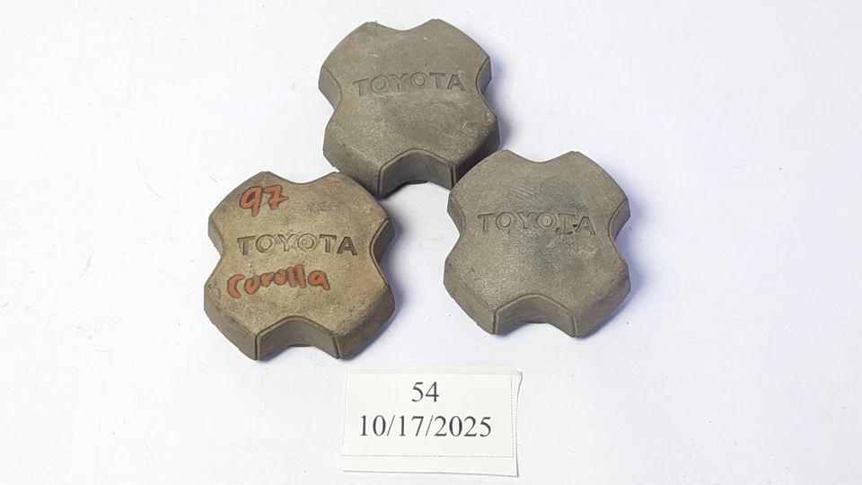 Juego de 3 Toyota Corolla 6669 1997 OEM tapa central de llanta cubierta antipolvo buje tuerca Foto 2 de 4