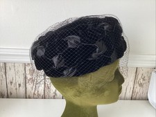 VINTAGE BLACK VELVET LADIES HAT/HEADPIECE WITH BLACK NETTING - T