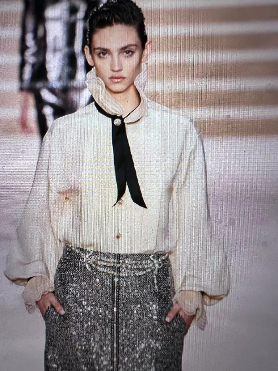 CHANEL PRE-FALL 20A CREME BLOUSE BLACK TIE LACE RUFFLED COLLAR CC