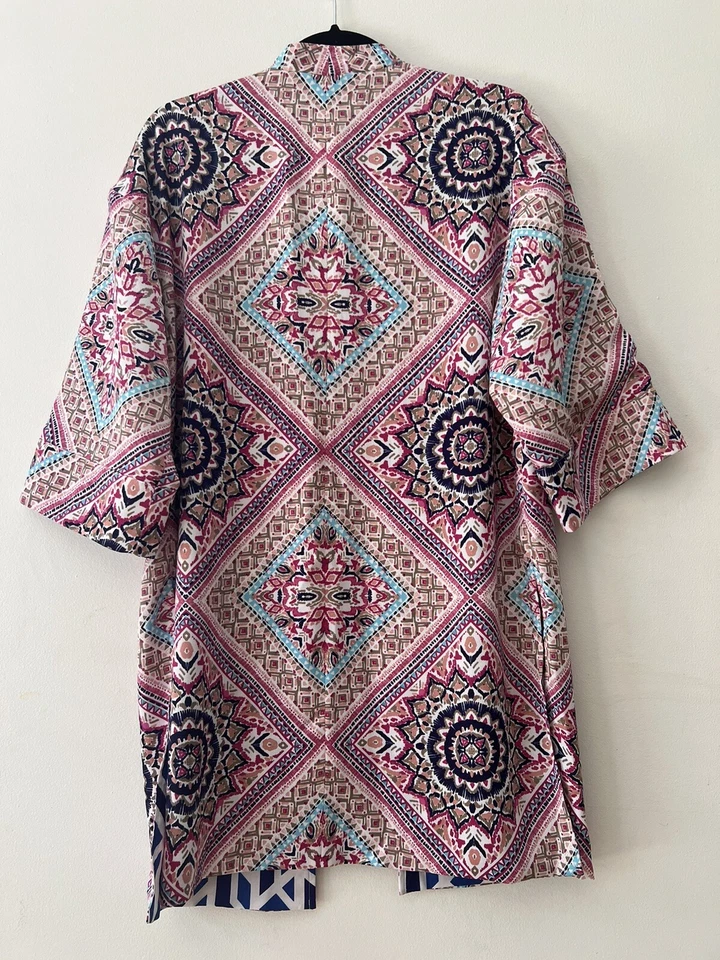 Casaco cardigã reversível Chico’s quimono geométrico azul floral rosa tamanho 1 - Imagem 2 de 4