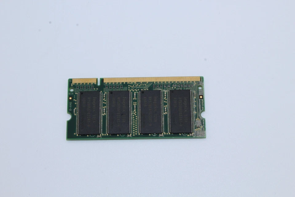 Hynix Laptop Memory SODIMM 256MB DDR 266Mhz HYMD232M646A6-H PC2100S-25330 used t - Image 4 of 4