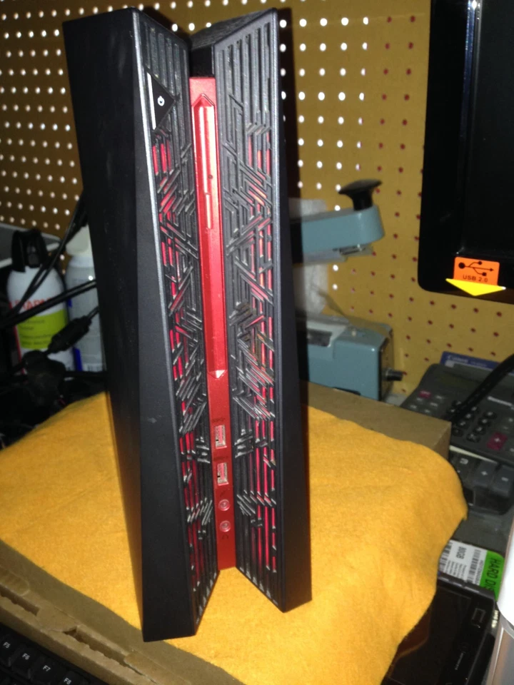 ASUS ROG G20CB PC Intel 3.2GHz i7 6700 8GB RAM 1TB HDD GTX 1070 6GB - Image 2 of 4