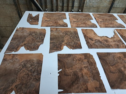 AUCTION ITEM - perfect for a restoration project - a great mix of BURR WALNUT - Picture 2 of 4