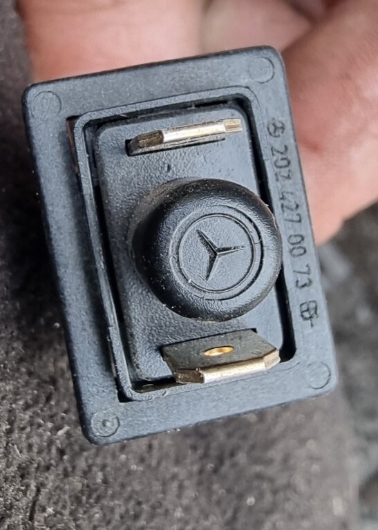 Mercedes-Benz Genuine Brake Pedal Sensor Switch 2024270073 for 