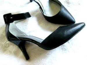 ankle strap pointed toe heels