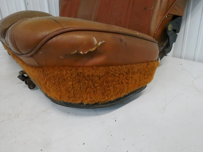 Складное сиденье-скамейка Jeep Grand Wagoneer из мускатного ореха - Изображение 2 из 4