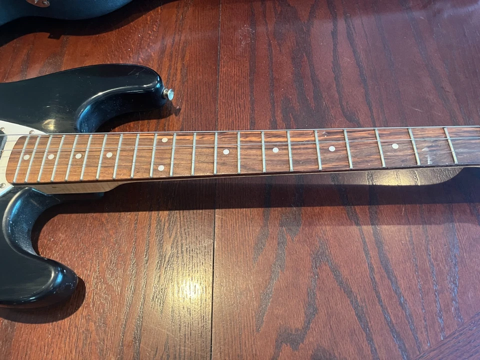 First Act ME301 Electric Guitar 6 String BlackWhite  W/ HARD AND SOFT SIDE CASE - Image 4 of 4