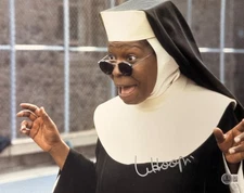 Whoopi Goldberg Signed 11x14 Photo Sister Act Authentic Autograph Beckett