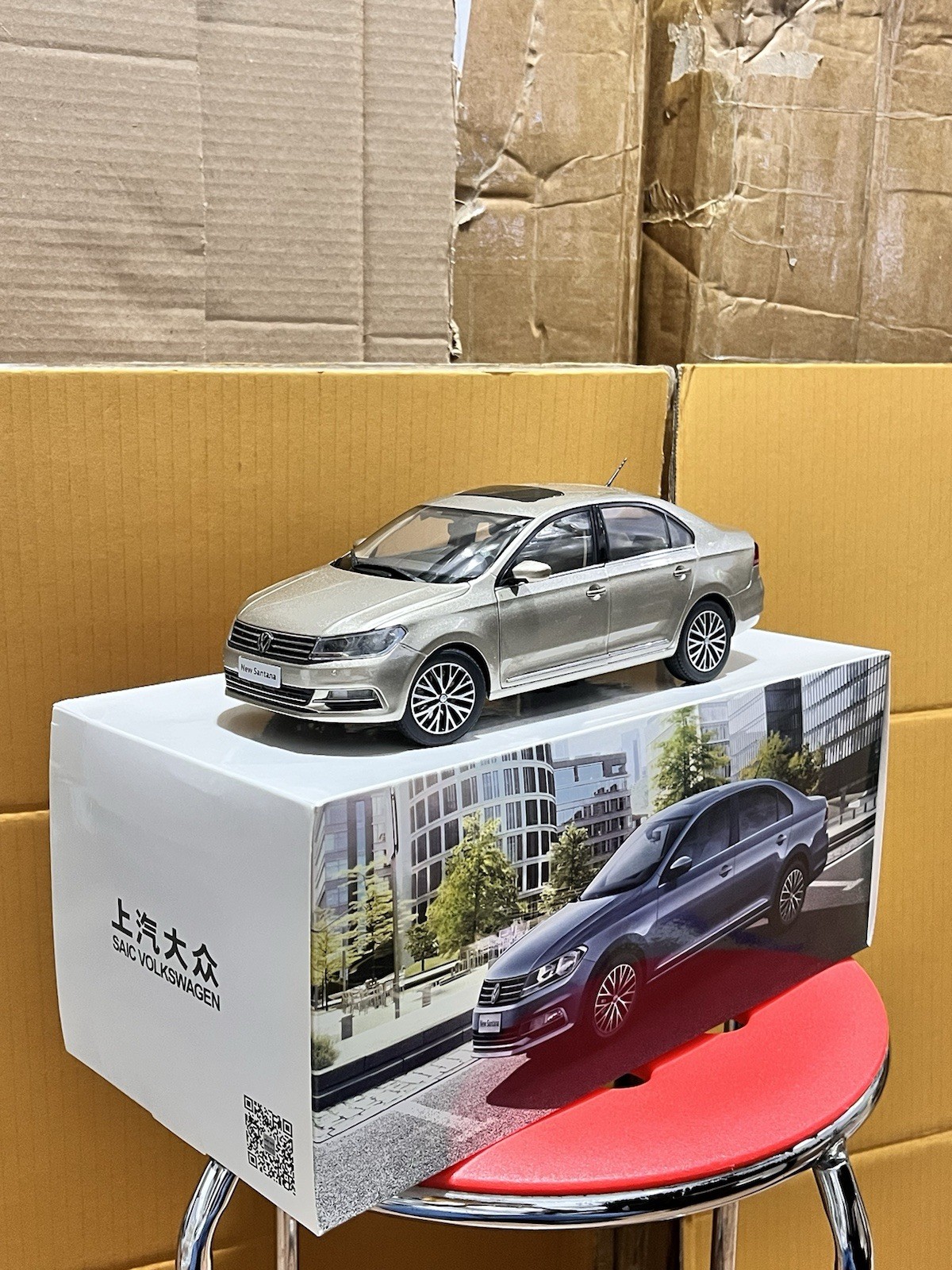 1:18 Scale 2015~2018 Volkswagen Vento Santana Sedan Bronze Golden Diecast Model