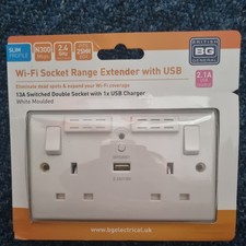 BG Wi-Fi Range Extender Socket & USB Charger - White (822UWR)