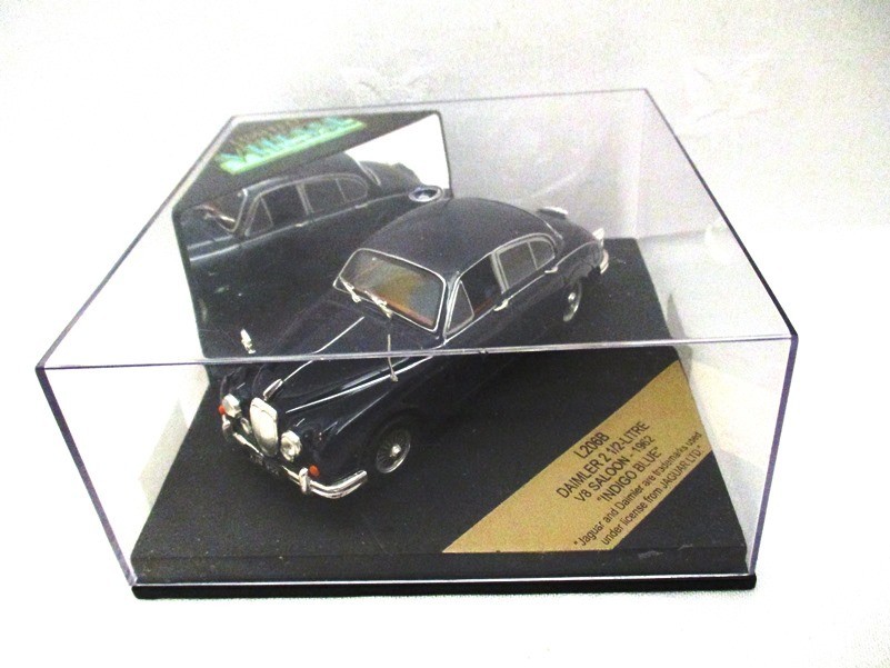 Daimler 2.5 V8 Saloon   1962  Indigo Blue  L206B   Vitesse  RARE