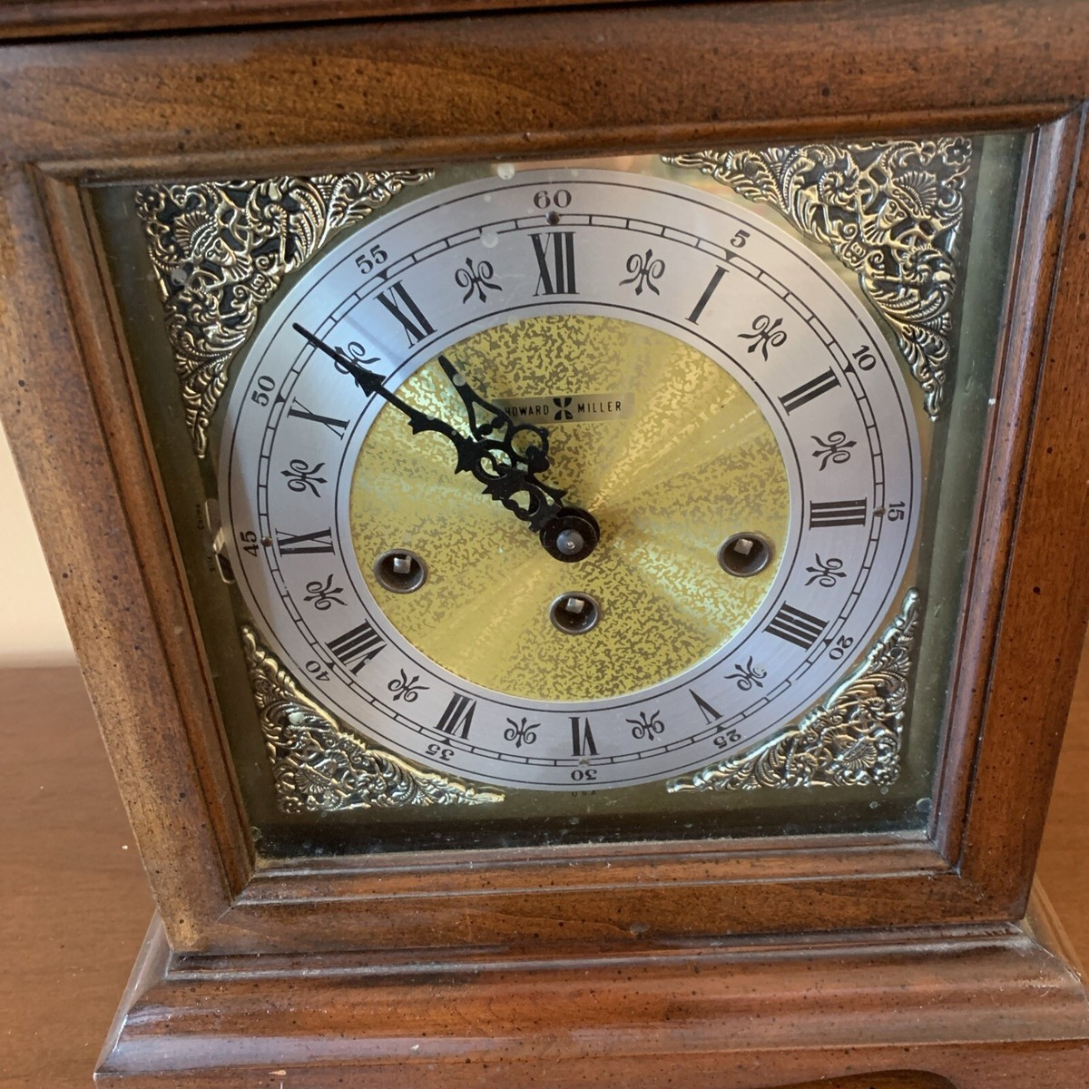 Howard Miller Mantel Clock 340-020 With Key 1/4 Hour Triple Chime