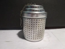 TEA STRAINER INFUSER SEEPER ALUMINUM Screw on Lid w/ Chain Vintage LARGE 3"