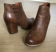 Kork-Ease SHIROME Chelsea Boots Brown Leather Pull On High Heel Booties Size 8.5
