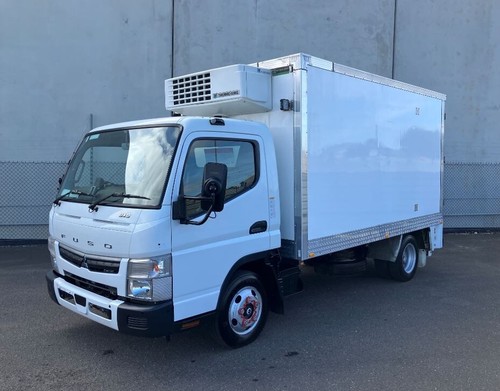 2020 MITSUBISHI CANTER FUSO 515 FRIDGE/ FREEZER 4x2 TRUCK - Picture 5 of 13