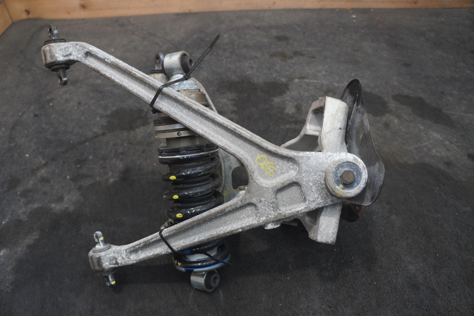 Front Left Knee Spindle Knuckle Control Arm Shock Strut Lamborghini Gallardo 08