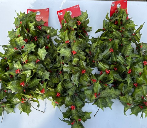 Christmas Garland Decoration Holly Berry 7.5 Foot 3 Swags Holiday Party New