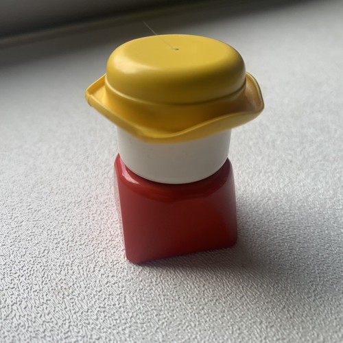 Lego Duplo Figure Male Yellow Derby Hat Red Base Vintage 1980 Minifigure Minifig - Picture 4 of 5