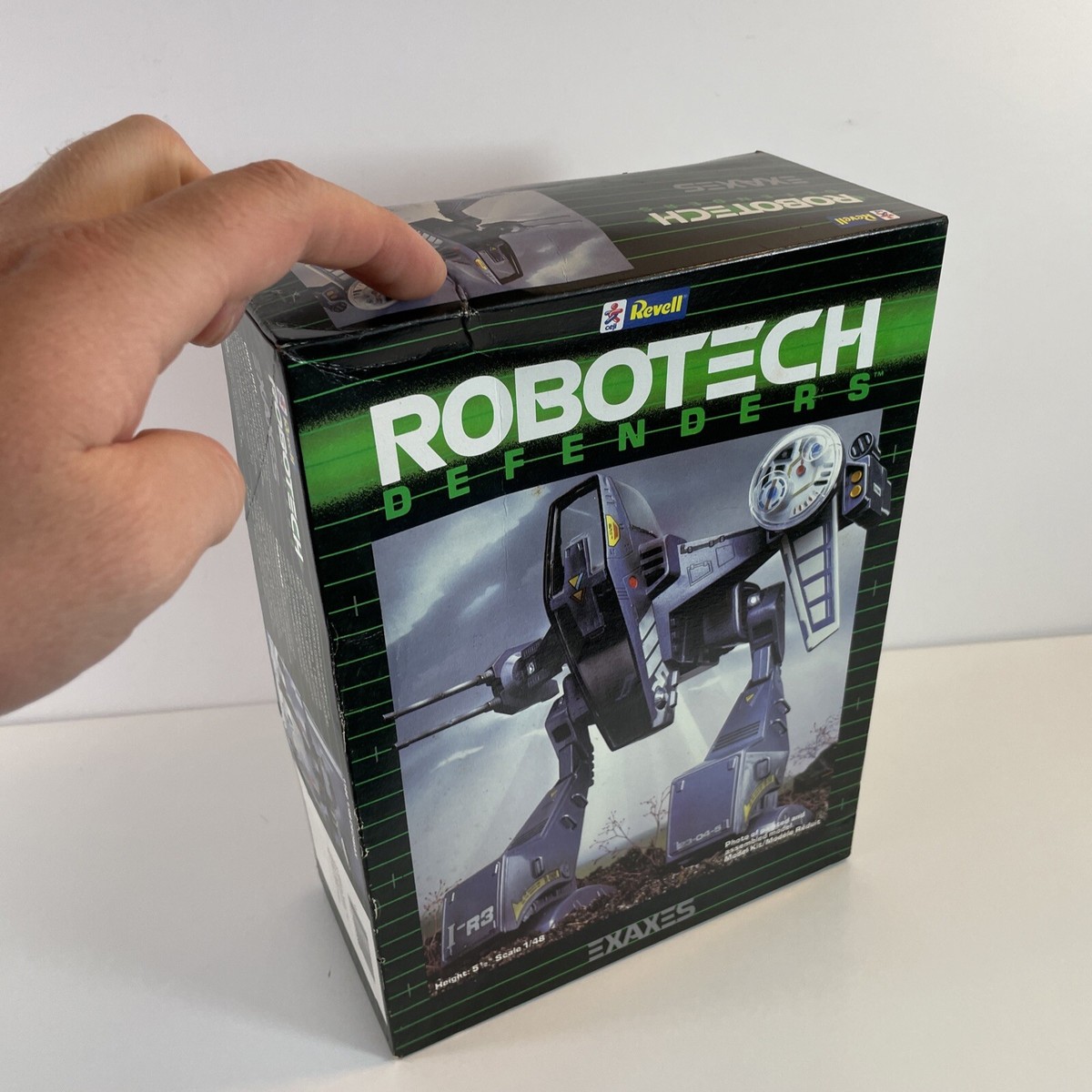 Revell Robotech Defenders Exaxes 1/48 1985 Model Kit R19254 open