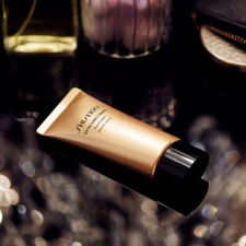 Shiseido Synchro Skin Illuminator Rose Gold 40ml/1.4OZ