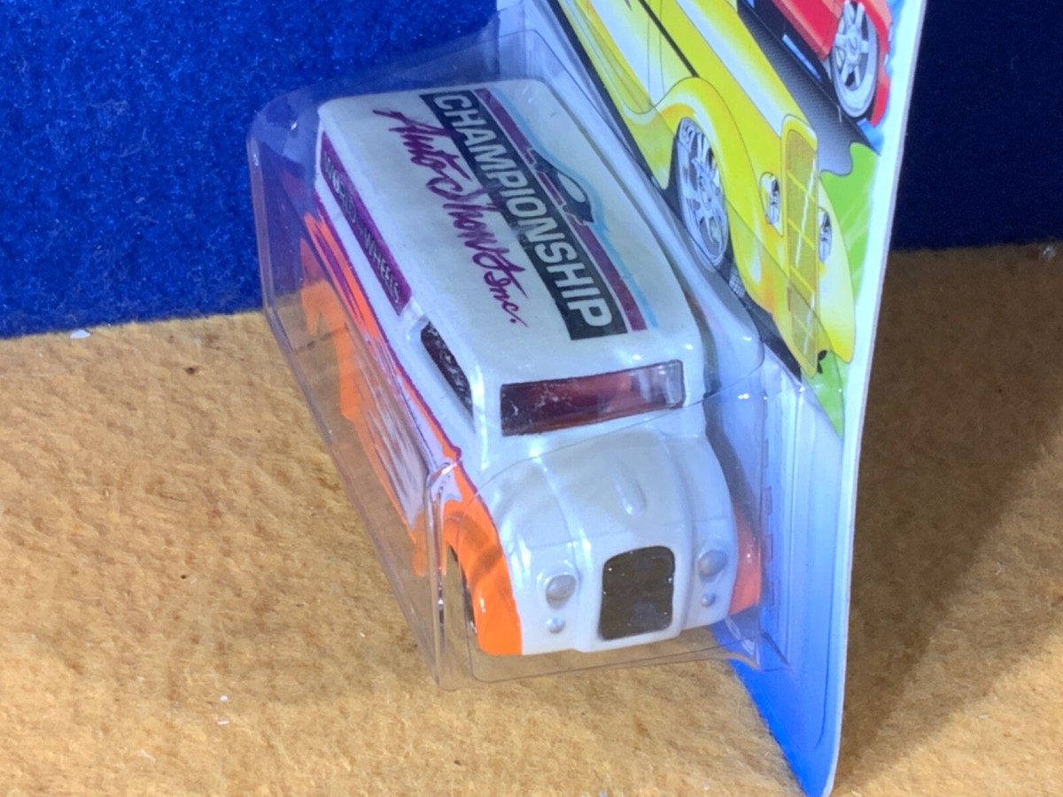 N9-99 HOT WHEELS WORLD OF WHEELS - DAIRY DELIVERY - ORANGE - 1999