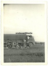 Orig. Foto Soldaten mit Frankreich Beute Lkw in Bessarabien Russland 1941