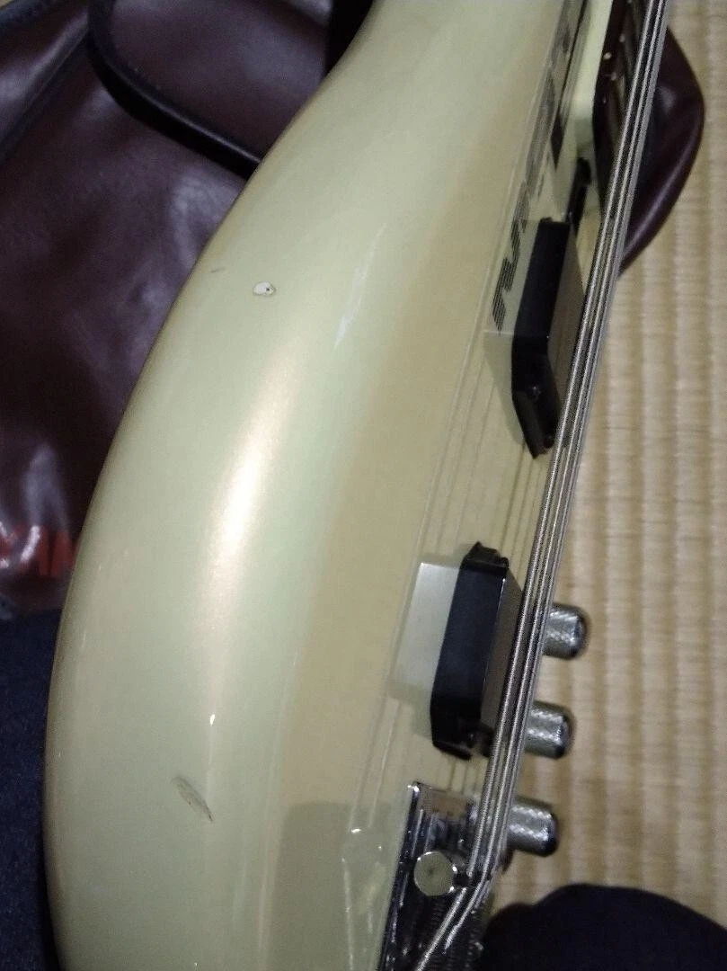 Yamaha Motion B MB-3 Pearl White Electric Bass Guitar with Case From Japan