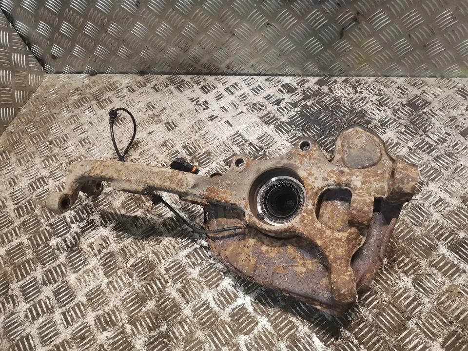 Buje rueda delantera derecha MERCEDES-BENZ CL S 500 4-Matic W221 2213324001 Foto 3 de 4