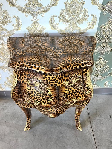 Commode de nuit rococo française fait main en imprimé léopard commode - Photo 6/9