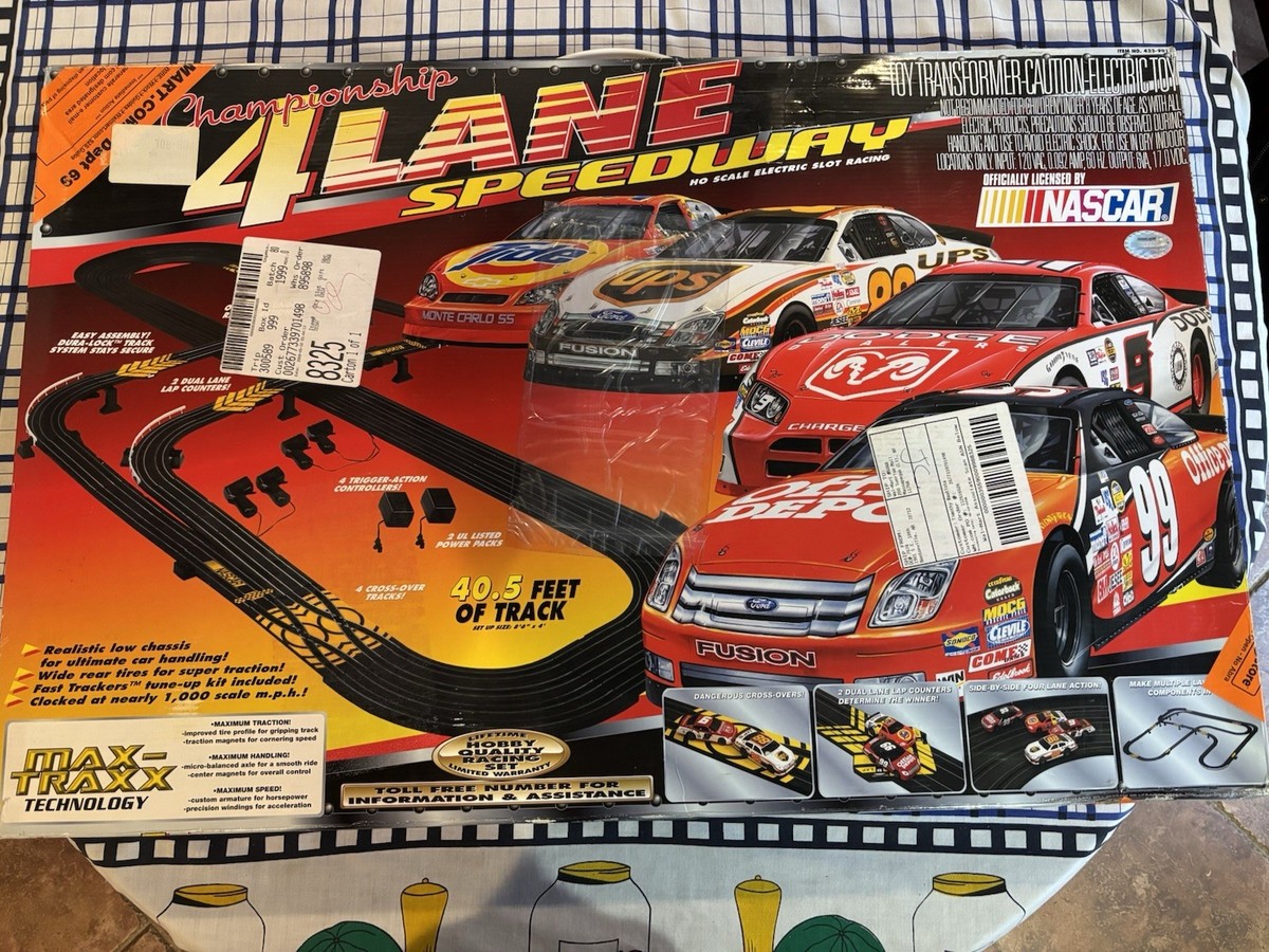 HO Scale Lifelike 4 Lane Slot Car Racing Set. | eBay