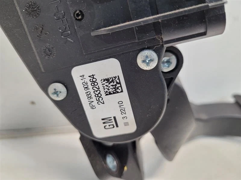 Chevrolet Suburban 1500 2011 (5,3 L/AT) pedal acelerador - ajuste de potencia conjunto Foto 4 de 4