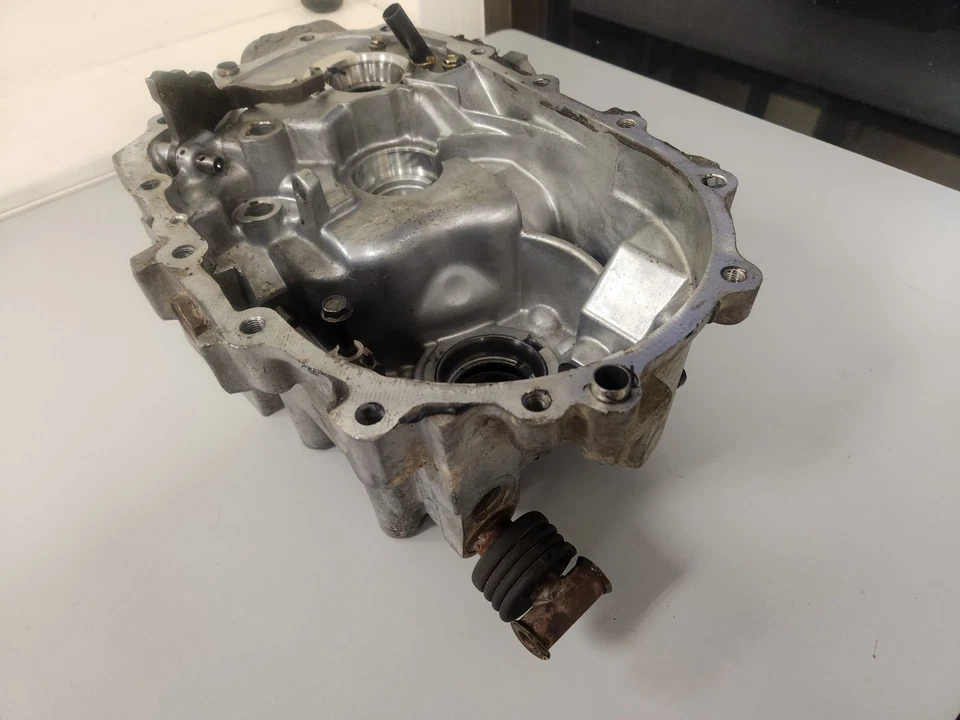 2001-2003 Mazda Protege MSP Protege5  2.0L Manual Transmission Bell Housing Case - Image 4 of 4