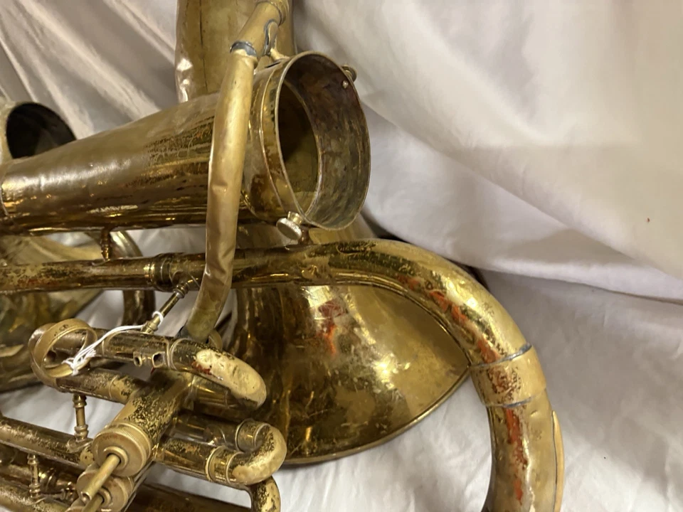 CUERNOS DE BARÍTONO VINTAGE REYNOLDS Y DESCONOCIDOS - ¡LOTE DE 2 para piezas! Sin estuche Foto 3 de 4