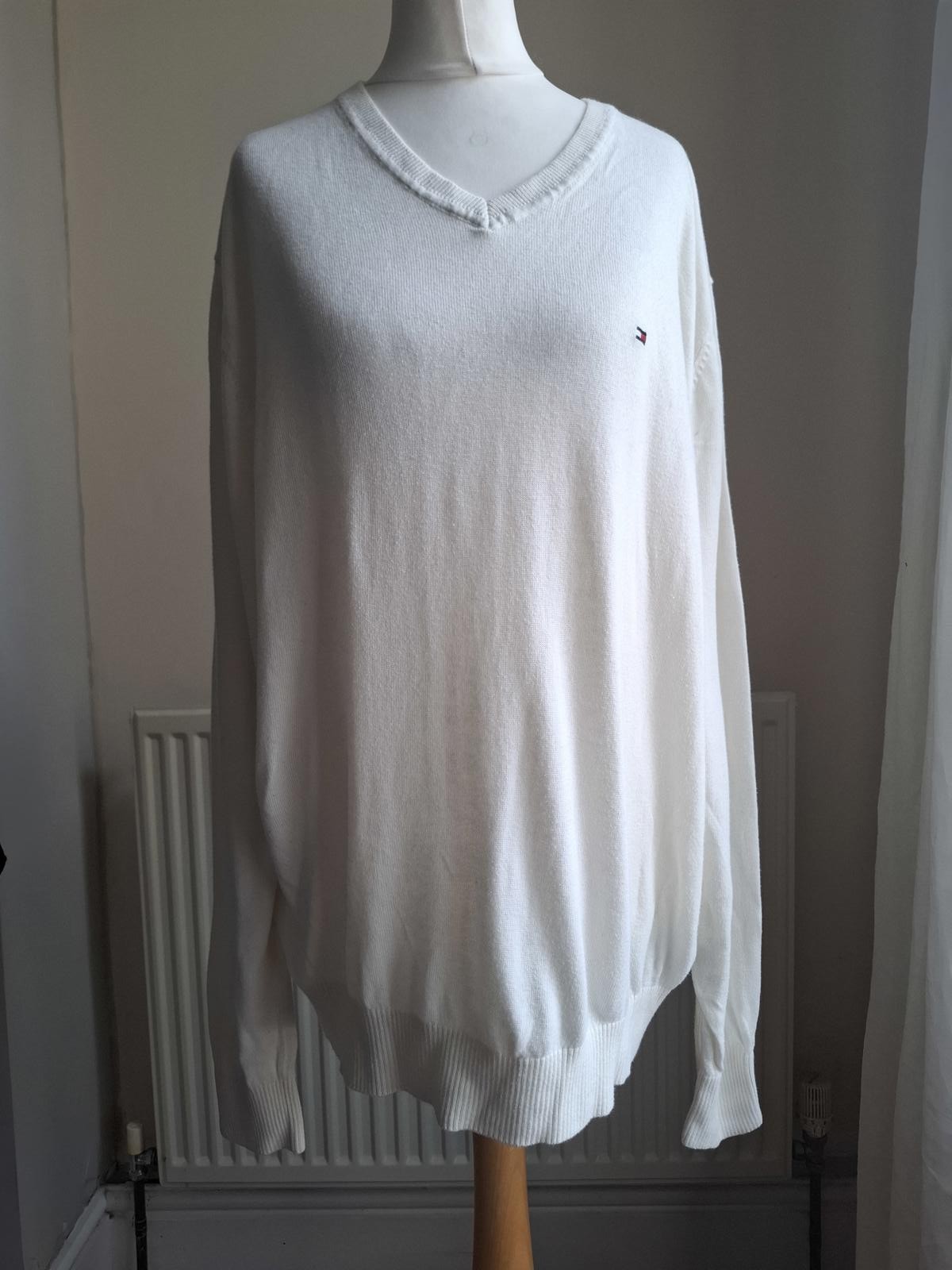 Tommy Hilfiger / Urban Renewal White V-Neck Sweater - NWT rrp £45