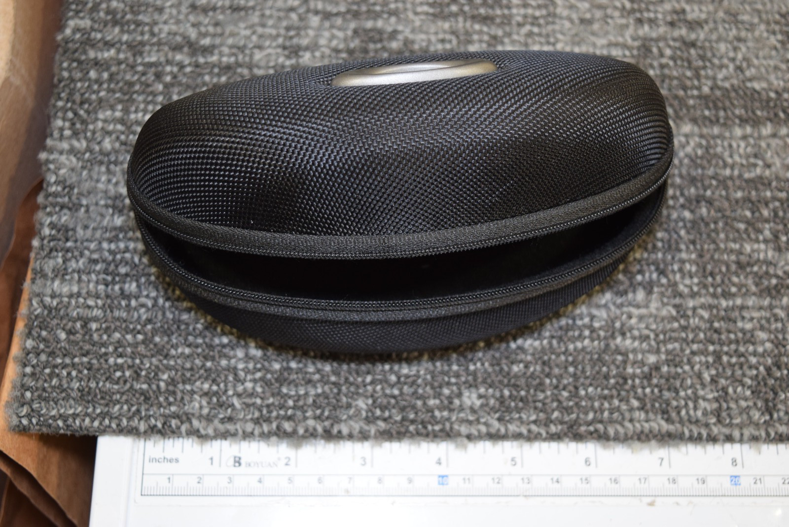 Oakley Sunglasses Ballistic Nylon Clam Shell Zippered Black - Logo CASE ONLY