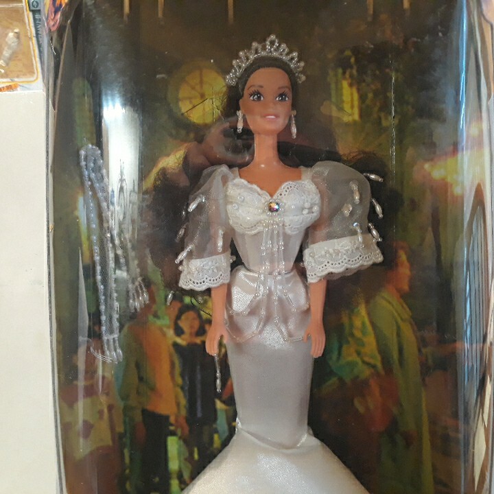 1998 Flores De Mayo Barbie SantaCruzan Festival Collection #63820