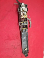 2004 2005 Dodge Durango Power Distribution Center Box Relay Fuse Panel Yellow