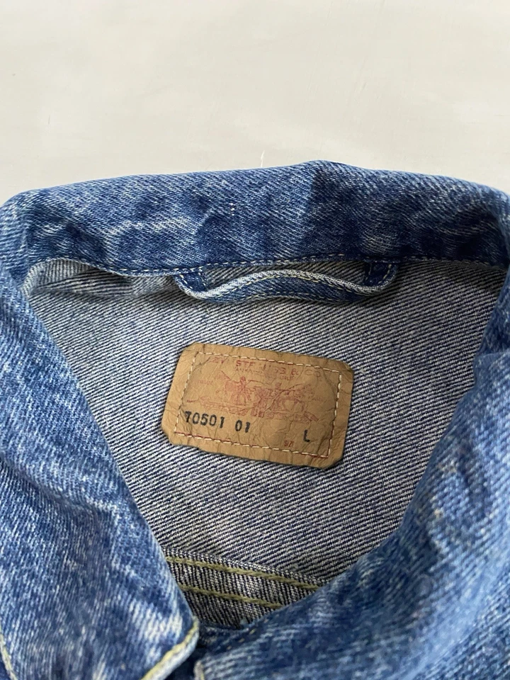 80’s Pre LVC Levi’s 506 Type 1 Vintage Trucker Jacket With Cinch Back | Size L - Image 4 of 4