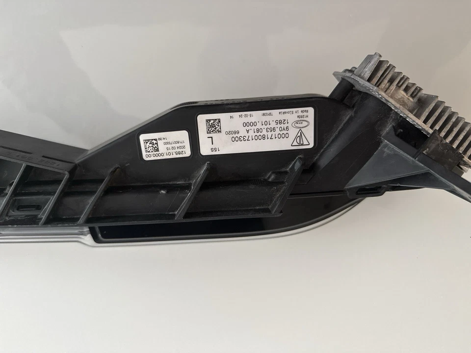 Porsche Cayenne Standlicht LED vorne links9Y095308 15.2.2024 - Bild 2 von 4